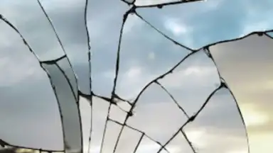 Screenshot von Prank Broken Screen Wallpaper 16